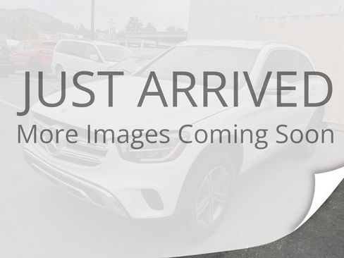 Used 2021 Mercedes-Benz GLC 300 4MATIC image 3