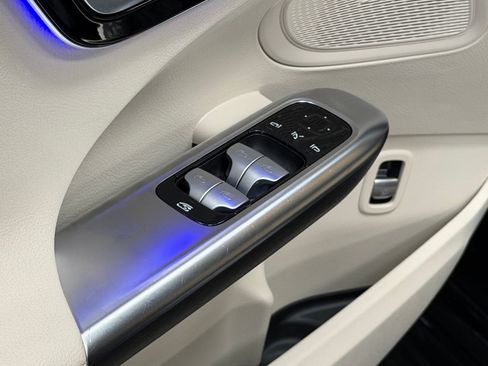 Certified 2022 Mercedes-Benz C 300 Sedan image 23