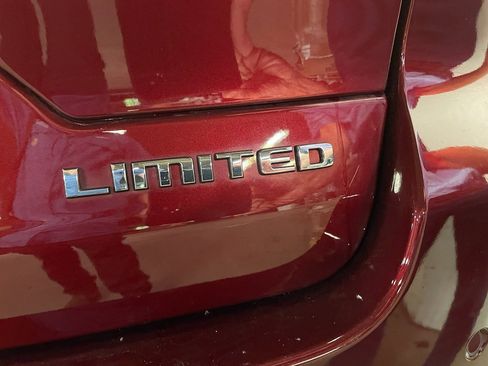 Used 2023 Jeep Grand Cherokee Limited image 29