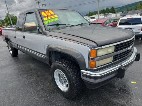 Used 1992 Chevrolet Silverado 3500 4x4 Extended Cab image 1