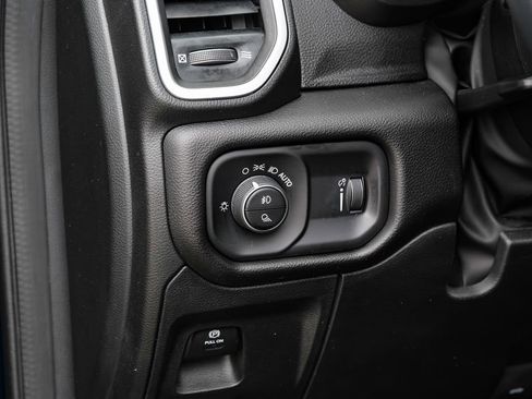 Used 2023 RAM 1500 Big Horn AWD/4WD image 40