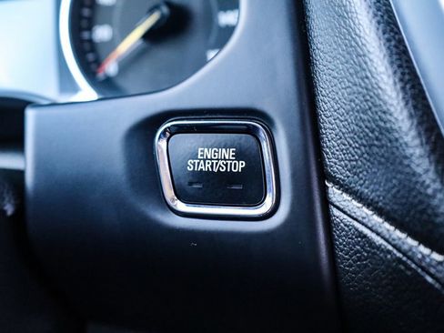 Used 2023 GMC Acadia SLT image 23