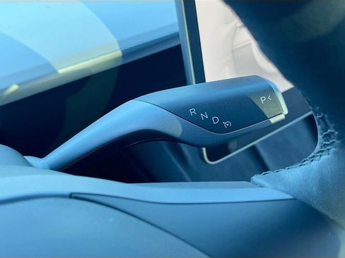 Used 2023 Tesla Model Y Long Range image 16