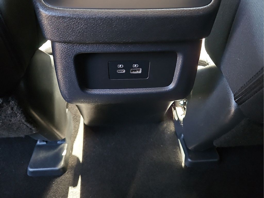 Used 2024 Nissan Pathfinder SV FWD image 14