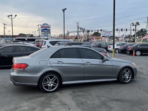 Used 2015 Mercedes-Benz E 350 4MATIC Sedan image 9