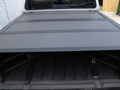Used 2018 Nissan Frontier SV w/ Value Truck Package RWD image 11