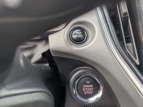 Used 2025 Subaru Crosstrek 2.0i Premium image 15