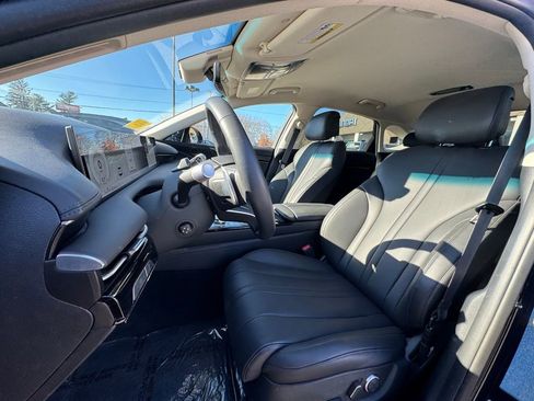 Used 2025 Genesis G80 2.5T image 21