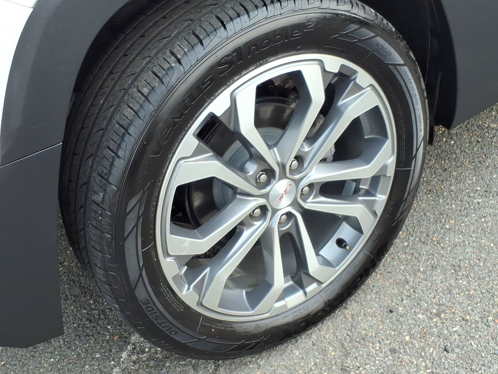 Certified 2019 GMC Terrain SLT w/ Preferred Package AWD/4WD image 7