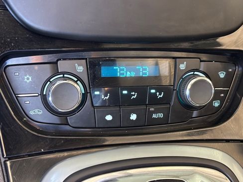 Used 2011 Buick Regal CXL w/ RL2 Preferred Equipment Group image 18