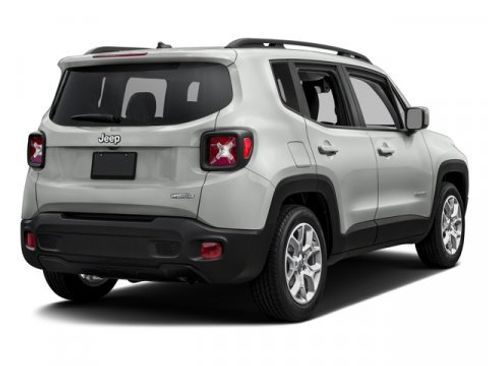 Used 2017 Jeep Renegade Latitude w/ Cold Weather Group image 2