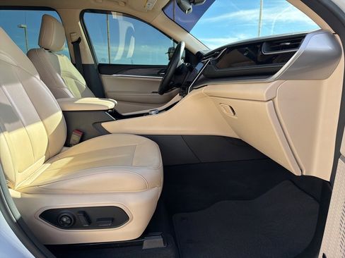 Used 2022 Jeep Grand Cherokee Limited image 15