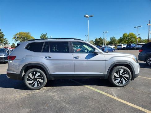 New 2026 Volkswagen Atlas SE image 2