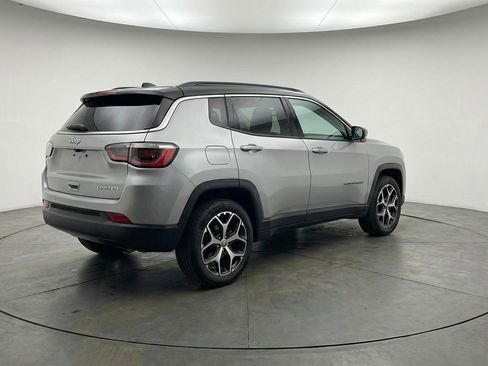 Used 2025 Jeep Compass Limited AWD/4WD image 9