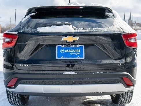 Used 2024 Chevrolet Trax LT w/ Driver Confidence Package image 7