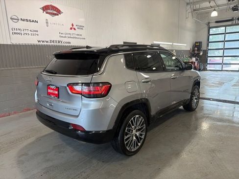 Used 2022 Jeep Compass Limited w/ Elite Group AWD/4WD image 3
