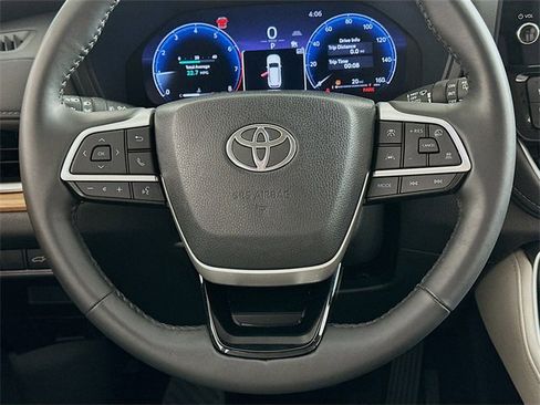 Used 2024 Toyota Grand Highlander XLE image 15