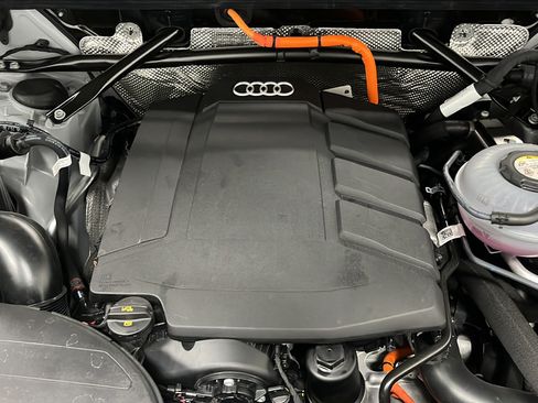 Used 2024 Audi Q5 e Premium w/ Convenience Package AWD/4WD image 27
