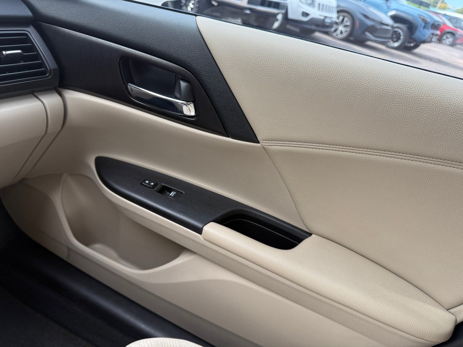 Used 2015 Honda Accord EX image 16