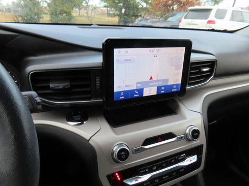 Certified 2023 Ford Explorer XLT w/ Equipment Group 202A image 21