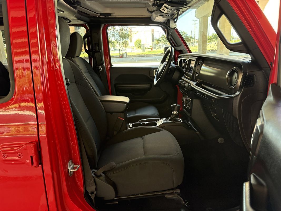 Used 2018 Jeep Wrangler Unlimited Sport S AWD/4WD image 26