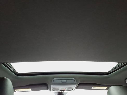 Used 2021 Volkswagen Passat 2.0T R-Line image 11