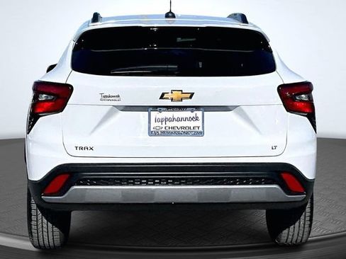 Used 2024 Chevrolet Trax LT image 5