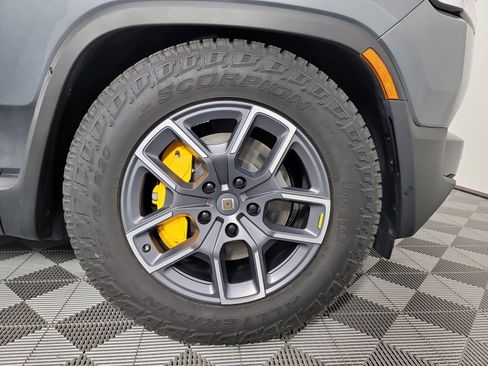 Used 2023 Rivian R1S Adventure image 11