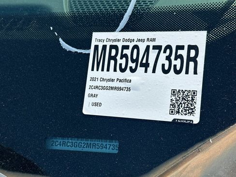 Used 2021 Chrysler Pacifica Limited w/ Premium & Safety Sphere Group AWD/4WD image 3