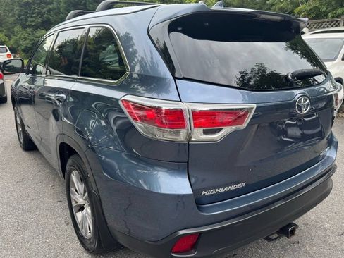 Used 2015 Toyota Highlander XLE AWD/4WD image 4