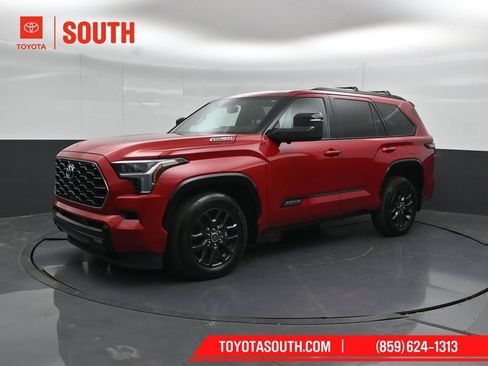 Used 2023 Toyota Sequoia Platinum AWD/4WD image 6