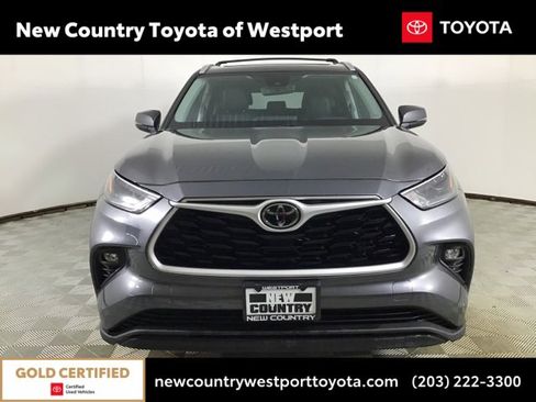 Certified 2023 Toyota Highlander XLE image 2