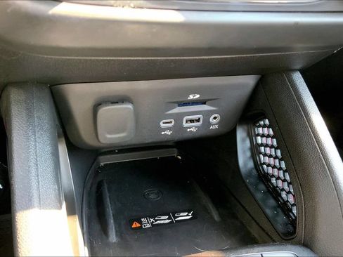 Used 2023 Chevrolet TrailBlazer RS w/ Sun and Liftgate Package FWD image 31