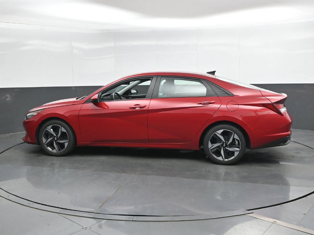Used 2023 Hyundai Elantra SEL w/ Convenience Package FWD image 8