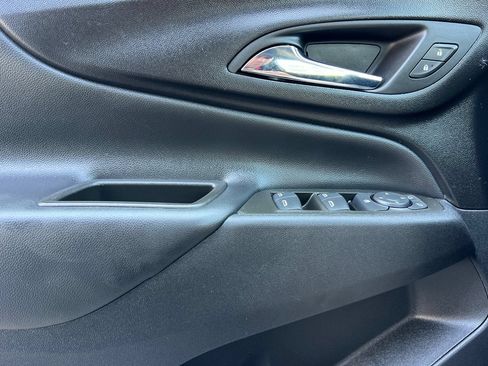 Used 2023 Chevrolet Equinox LT FWD image 12