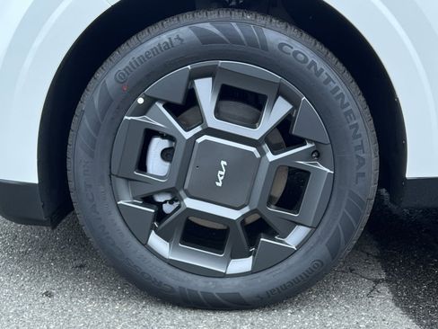 New 2026 Kia Carnival EX FWD image 25