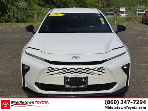 Certified 2025 Toyota Crown Signia AWD/4WD image 8