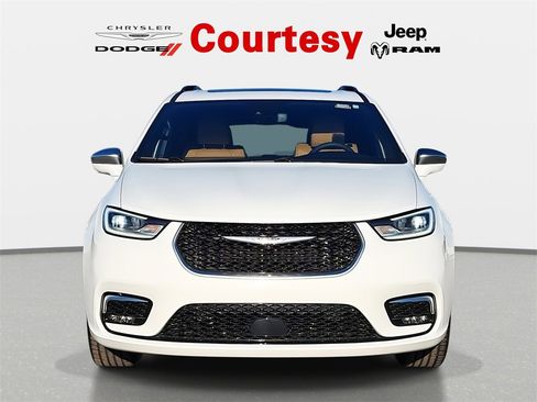 Used 2022 Chrysler Pacifica Pinnacle image 10