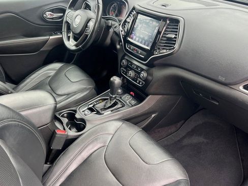 Used 2019 Jeep Cherokee Limited w/ Luxury Group AWD/4WD image 13