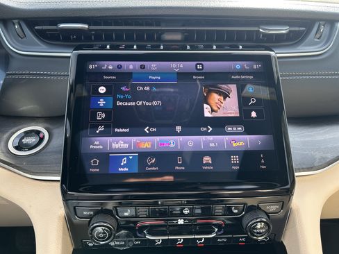 New 2025 Jeep Grand Cherokee Limited w/ Black Appearance Package image 29