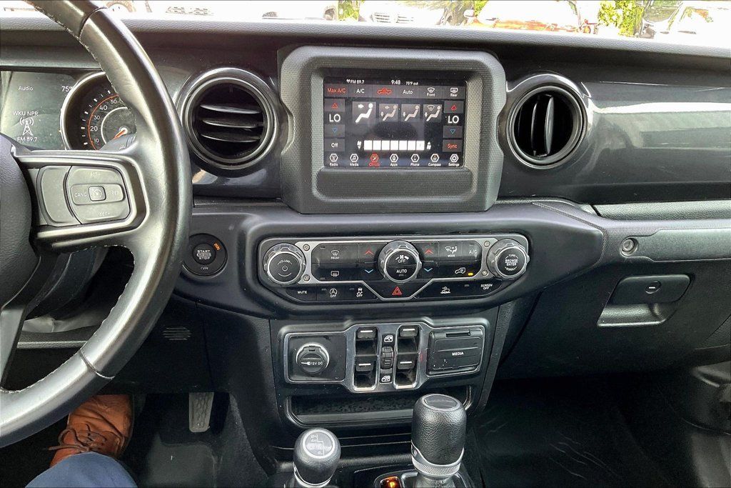 Used 2022 Jeep Gladiator Sport AWD/4WD image 16