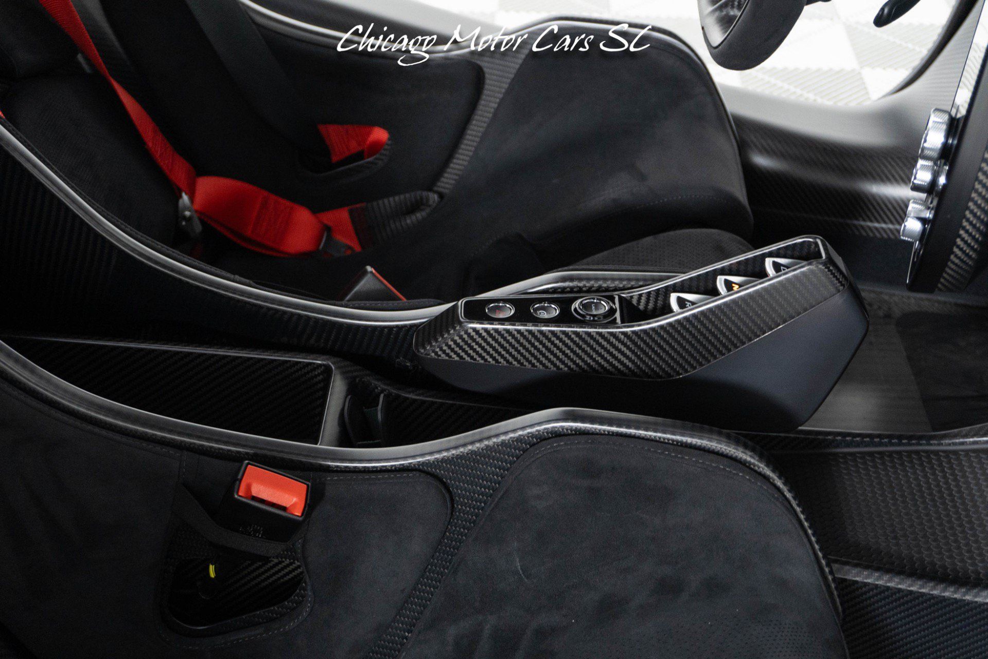 Used 2019 McLaren Senna RWD image 65