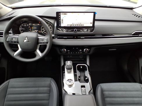 New 2026 Mitsubishi Outlander AWD image 13
