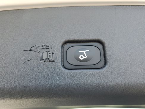 New 2026 Lincoln Nautilus Premier AWD/4WD image 32