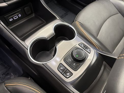 Used 2023 GMC Terrain AT4 image 22