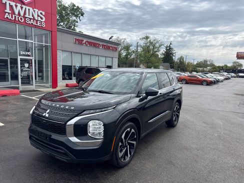 Used 2022 Mitsubishi Outlander ES AWD/4WD image 1