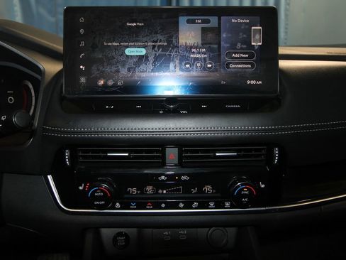 Used 2024 Nissan Rogue SL w/ SL Premium Package image 18