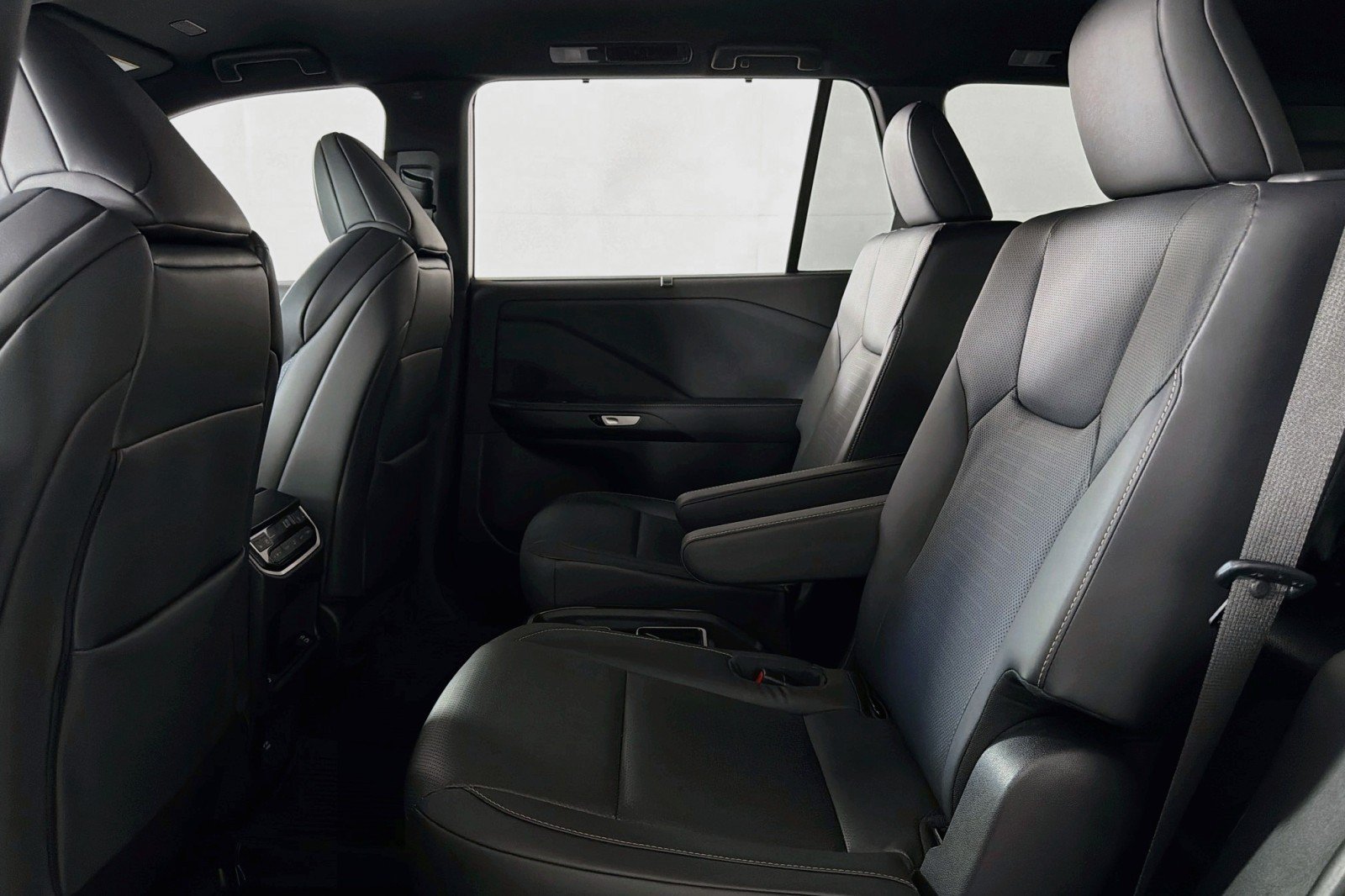 Used 2026 Lexus TX 500h AWD w/ Technology Package image 7