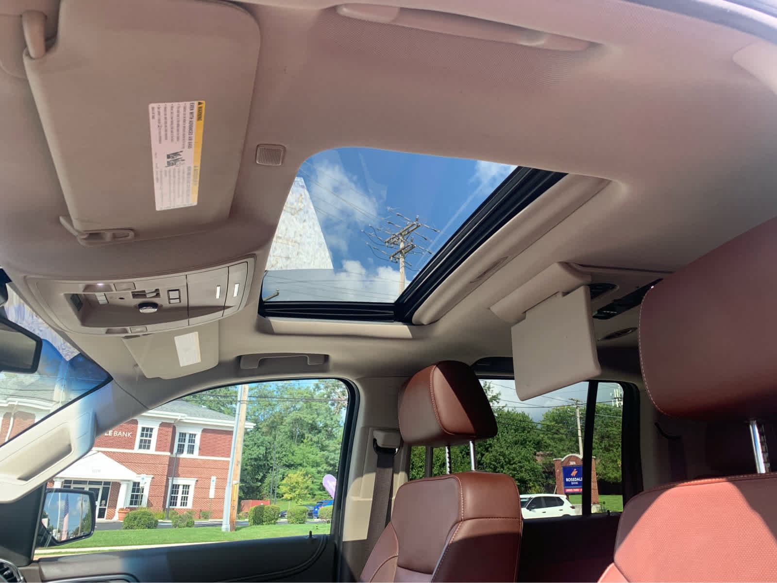 Used 2018 Chevrolet Suburban Premier AWD/4WD image 28