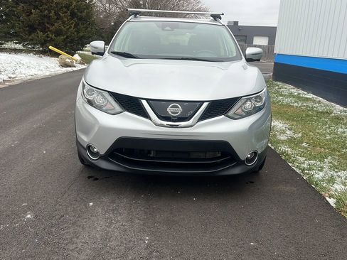 Used 2017 Nissan Rogue Sport SL w/ SL Premium Package image 2